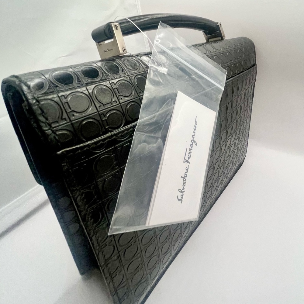 SALVATORE FERRAGAMO 🎄RARE 🎄 Combination Lock Black Logo Bag / Unisex - Picture 10 of 13